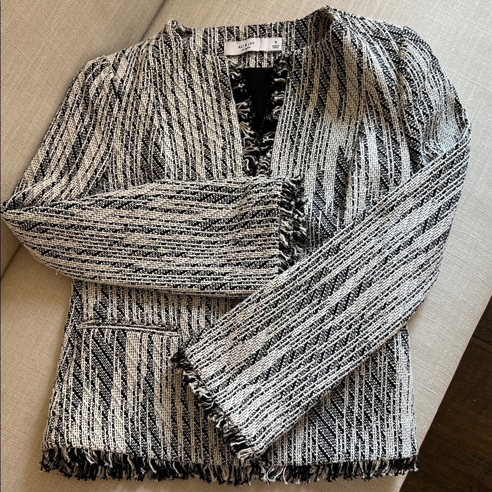 ALI & JAY Monochrome Textured Blazer